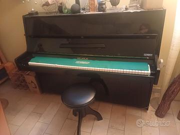 Pianoforte a muro Benarus