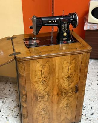Macchina da cucire Singer Vintage con mobile