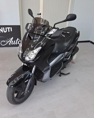 Yamaha X-Max 250