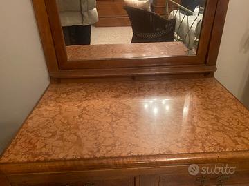 Comò in arte povera con specchio e piano in marmo