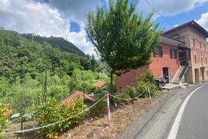 CASA SEMINDIPENDENTE A MONTOGGIO