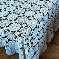 Copritavolo ad uncinetto