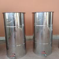 N.4 serbatoi di acciaio inox di diverse dimensioni