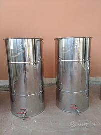 N.4 serbatoi di acciaio inox di diverse dimensioni