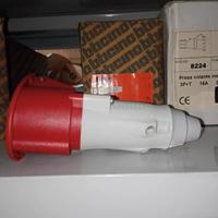 PRESA VOLANTE 380V 3P+T 16A bTICINO CPM 316/43