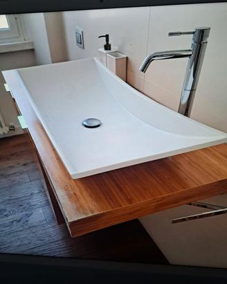Lavabo con mobile.