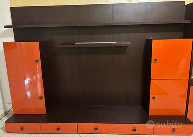 Blocco unico parete attrezzata+libreria+divano