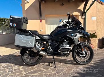 BMW GS 1250 TRIPLE BLACK