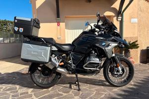 BMW GS 1250 TRIPLE BLACK