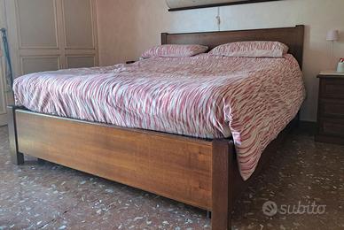 Struttura letto matrimoniale artigianale in legno