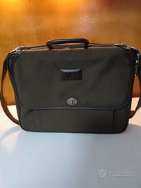 Borsa Makio Hasuike