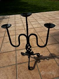 Candelabro in ferro battuto