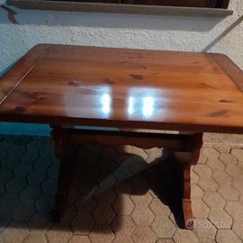 Mobili in  legno massello 