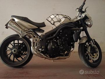 Triumph Speed triple 1050 