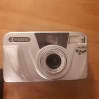 Macchina fotografica a pellicola Yashica 