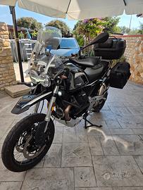 Moto guzzi v85 tt guardia d'onore 