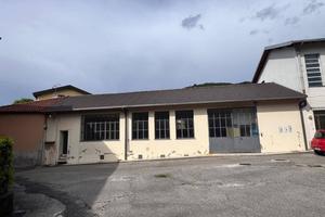 Immobile di 200 m² con 1 locale a Canzo