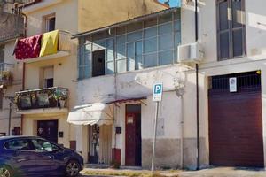 Palazzo / Stabile di 100 m² con 3 locali a Cittadu