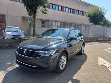 VOLKSWAGEN Tiguan 2.0 TDI 150 CV SCR DSG Life
