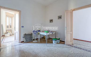 Appartamento a Sesto Calende Via Piave 3 locali