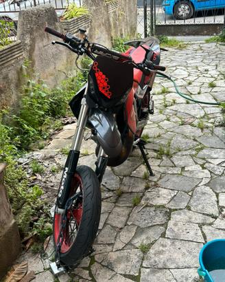 Motard Aprilia 125 2t 2009