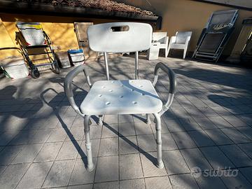 Sgabello con schienale per doccia