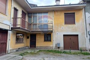 CASA SEMINDIPENDENTE CON BOX SINGOLO A BUSNAGO