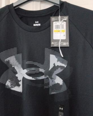 T-shirt under armour