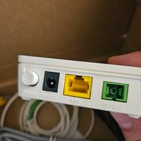 huawei router fibra ottica con cavi