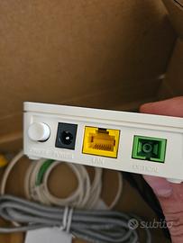 huawei router fibra ottica con cavi