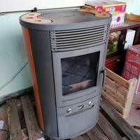 stufa a pellet IRIS EDILKAMIN funzionante