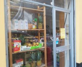 VIA SAN FRANCESCO: Attività Fruttivendolo
