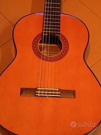YAMAHA Chitarra C40 Standard di Riferimento