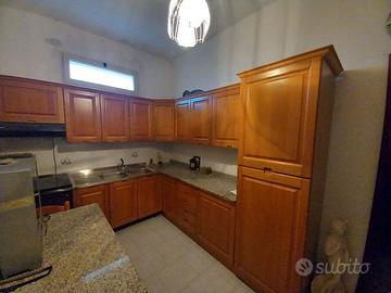 cucina componibile con piano in (granito )