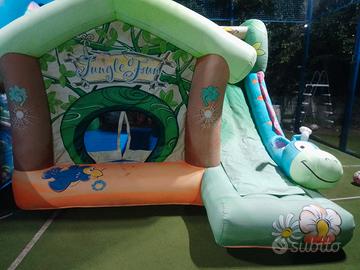 Castello gonfiabile bambini esterno ed interno