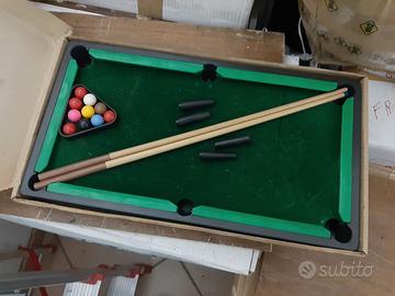vecchio gioco da tavolo mini biliardo.