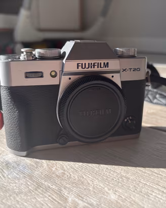Fujifilm X-T20 – cond. impeccabili (12.303 scatti)