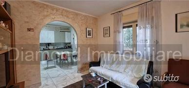 Appartamento 4 vani con garage a Riposto