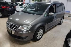 Volkswagen Touran 2.0 TDI DSG 7 POSTI