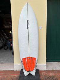 Surfboard HaydenShapes Hypto Krypto Twin – 5’8”