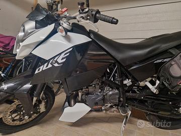 KTM DUKE 690
