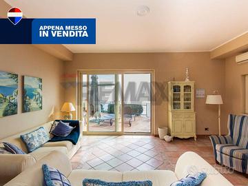 Porzione di villa - Acireale