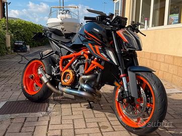 KTM 1290 SUPER DUKE R