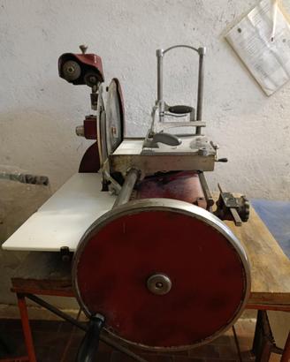 affettatrice a volano