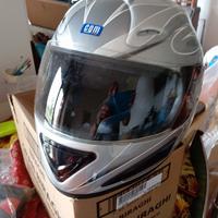 casco per moto. 