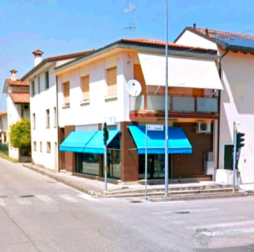 Negozio, ufficio, spazio commerciale 2 ingressi - Vista 2
