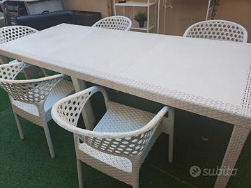 Tavolo giardino con sedie