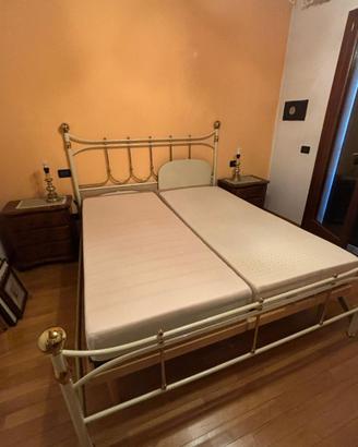 Camera con letto e armadio elegante