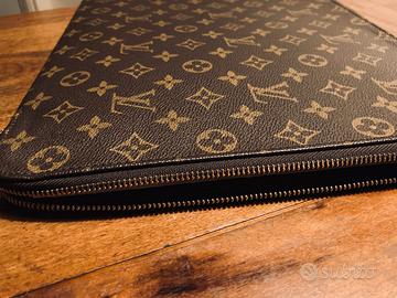 Louis Vuitton porta documenti + un dono