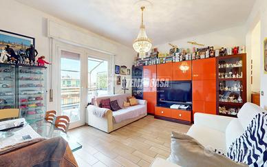 LUMINOSO TRILOCALE CON AMPIO TERRAZZO!!